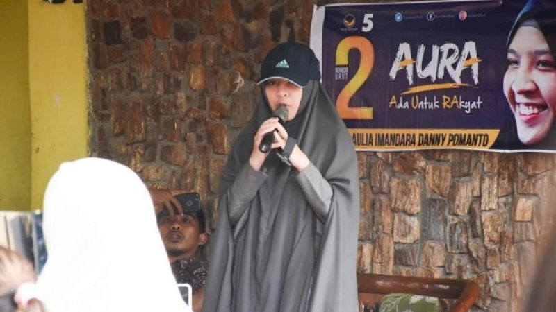 Aura Aulia Imandara sedang berkampanye di Kecamatan Rappocini, Senin (8/4/2019).