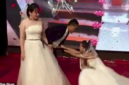 Pasangan Pengantin Baru Saja Hendak Ciuman, Ketika Mantan Teriak, 