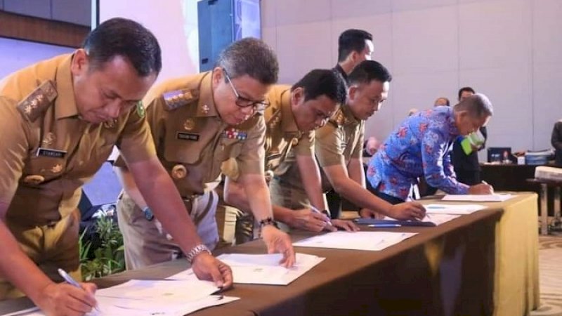 Wali Kota Parepare, Taufan Pawe (kedua dari kiri).