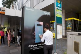 Samsung Instal Pengisi Daya Nirkabel di Stasiun Bus Singapura
