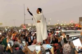 Videonya Viral, 'Ratu Nubia' Menjadi Simbol Perlawanan di Sudan