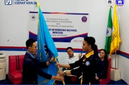 Direktur Polinas LP3I Makassar Lantik Presiden Mahasiswa