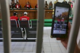 Divonis Hukuman Mati, Terdakwa Pembunuh Satu Keluarga di Tinumbu Meneteskan Air Mata