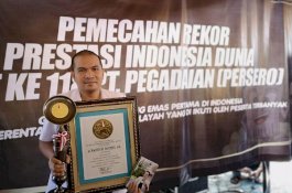 Launching Buku “Catatan Pagi Dokter Koboi”  Serentak Se-Indonesia Pecahkan Rekor di Sumenep