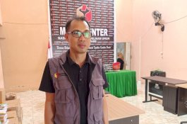 Malam Ini, Bawaslu Parepare Mulai Bersihkan APK