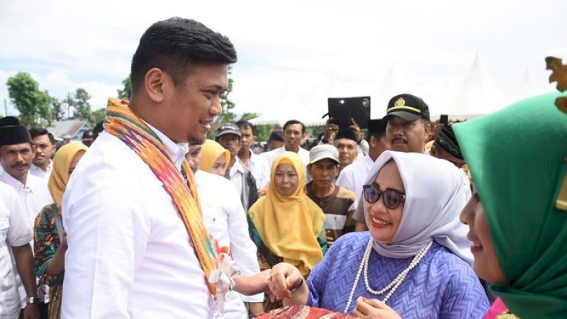 Bupati Gowa Adnan Purichta Ichsan mendapat sambutan meriah di Kecamatan Biringbulu, Sabtu (13/4/2019).