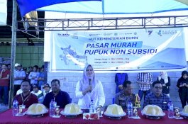 Dihadiri Bupati Indah, Pemkab Luwu Utara Gelar Pasar Murah Pupuk