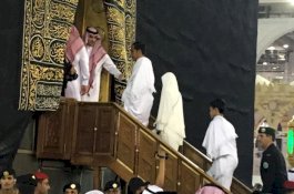 Usai Bertemu Raja Salman, Jokowi Diajak Masuk Kakbah