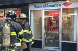 Kesal Uangnya Diambil oleh Bank, Wanita ini Bakar ATM