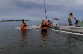 Perahunya Terbalik, Nelayan Bakengkeng Selamatkan Diri di Rumpon