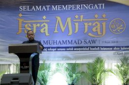 Momen Manajemen Claro Makassar Peringati Isra Miraj
