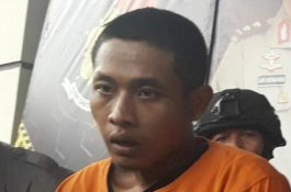 Aris Pegangi Budi, Azis yang Gorok Lehernya