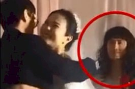Sahabatnya Kesulitan Pengiring Pengantin, Pria Ini Rela Berpakaian Wanita