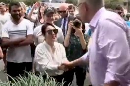 PM Australia Bilang 'Ni Hao' ke Perempuan, 