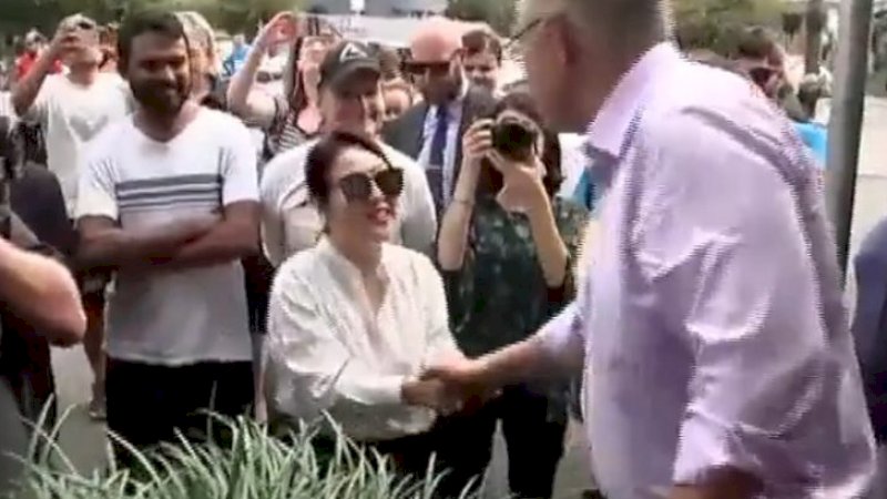 PM Australia Bilang 'Ni Hao' ke Perempuan, "Tidak, Saya Orang Korea"