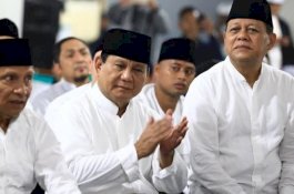 H-1 Pencoblosan: Jokowi Buka Halal Park, Prabowo Resmikan Masjid