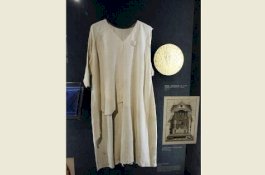 Baju Berusia 700 Tahun Selamat dari Kebakaran Katedral Notre Dame