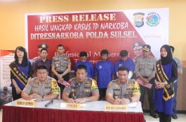 Didampingi Dua Gadis Cantik, Kapolda Sulsel Ungkap Tangkapan Narkoba 2 Kg