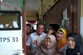 Di Tempat Nyoblos, Nurdin Halid Tegaskan Golkar Akan Tetap Jadi Pemenang di Sulsel