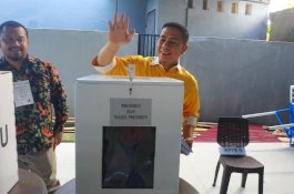 Jokowi-Ma'ruf Takluk di TPS Wakil Wali Kota Makassar