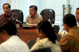 Jokowi Kumpul Menteri Sehari usai Pencoblosan, Ini yang Dibahas