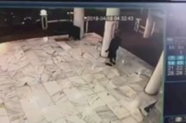 Parah! Pria Ini Gambar Kemaluan di Masjid Cilandak