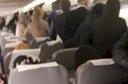 Lihat Api Keluar dari Mesin Pesawat, Tiga Dokter Buka Paksa Pintu Darurat