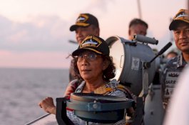 Gaya Menteri Susi Tangkap 7 Kapal Asal China Pencuri Ikan