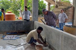 Hari Libur, Husler Tinjau Pembangunan Masjid Syuhada 45 Malili