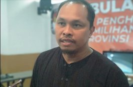 Penyelenggara Pemilu di Sulsel Disiram Tinta Hingga Disulut Rokok