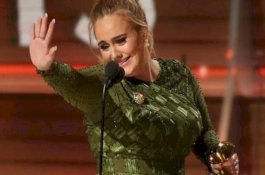 Adele Umumkan Bercerai Dengan Simon Konecki