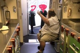 Penumpang Pria Ini Meninggal Usai Dicebok Tiga Pramugari