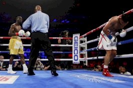 Menang TKO atas Amir Khan, Crawford: Dia Bisa Saja Kalah Memalukan