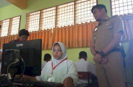Pantau UNBK SMP, Bupati Gowa Sebut Tak Ada Kendala