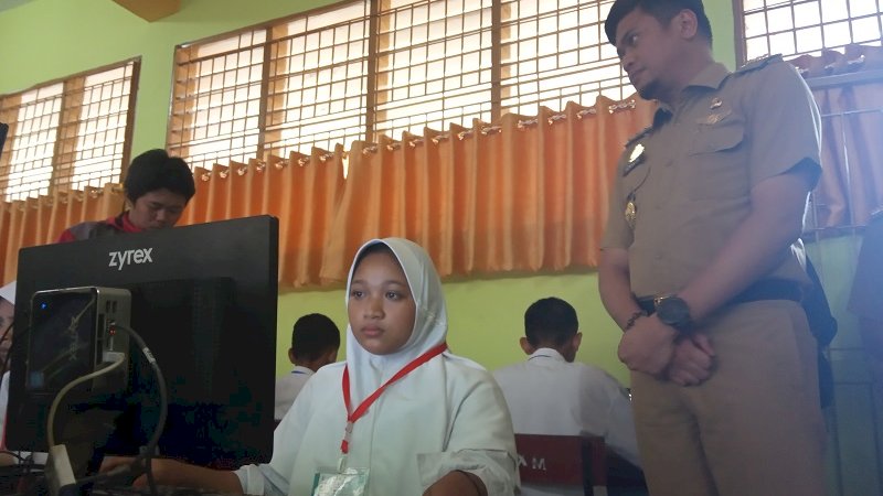 Pantau UNBK SMP, Bupati Gowa Sebut Tak Ada Kendala