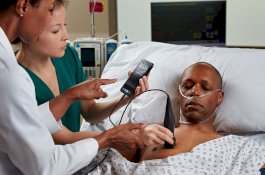 Smartphone Digunakan Sebagai Pemindai Ultrasound Di Desa-Desa Afrika