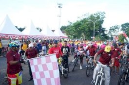 Bupati Bone Lepas Peserta Sepeda Santai HJB 689