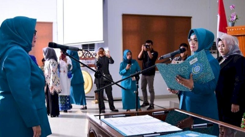 Lantik Ketua PKK Luwu, Liestiaty F Nurdin Bawa Bantuan 15 Dispenser