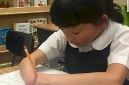 Lahir Tanpa Tangan, Gadis 10 Tahun ini Menang Kompetisi Menulis