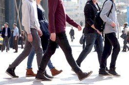 Ini Manfaat Jalan Kaki Setelah Makan