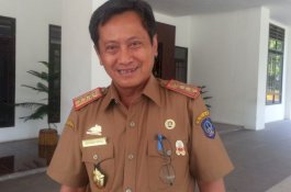 Wagub Sulsel Jenguk Kadisnaker yang Dirawat di RSUD Andi Makkasau