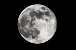 China Mau Buat Stasiun Ruang Angkasa di Bulan