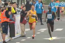 Buru-buru Hendak ke Toilet akibat Mencret, Pelari Tiongkok Ini Akhirnya Juara Maraton 