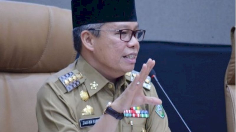 Taufan Pawe Tekankan Penyamaan Persepsi dalam Raker Disdikbud