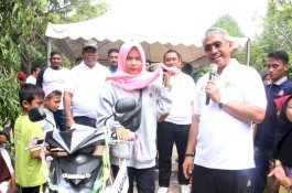 Sambut HUT Lutim ke-16, Ribuan Warga Ikut Jalan Santai