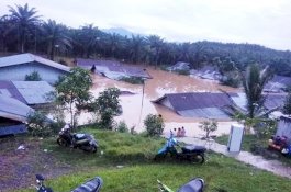 10 Kabupaten-Kota Terendam Banjir, Bengkulu Diguncang Gempa Pula