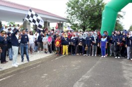 Semarak Hardiknas, Bupati Lepas Ribuan Guru Ikut Jalan Santai