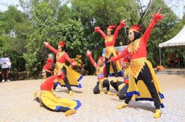 Tim Poco-poco Setda Lutim Pukau Penonton Lomba