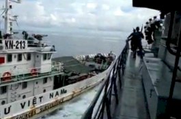 Kapal TNI AL Ditabrak Kapal Vietnam Saat Tangkap Kapal Asing