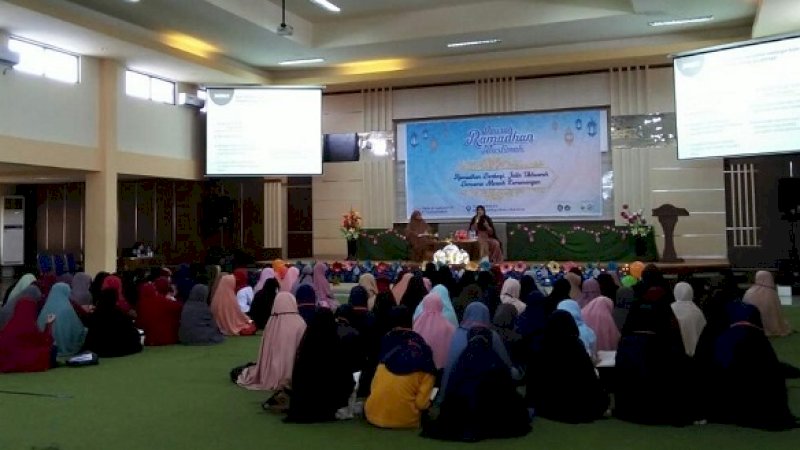 Peserta dari tiga kampus, mengikuti pembekalan Ramadan di Gedung Hall Universitas Mega Rezky Antang Makassar.